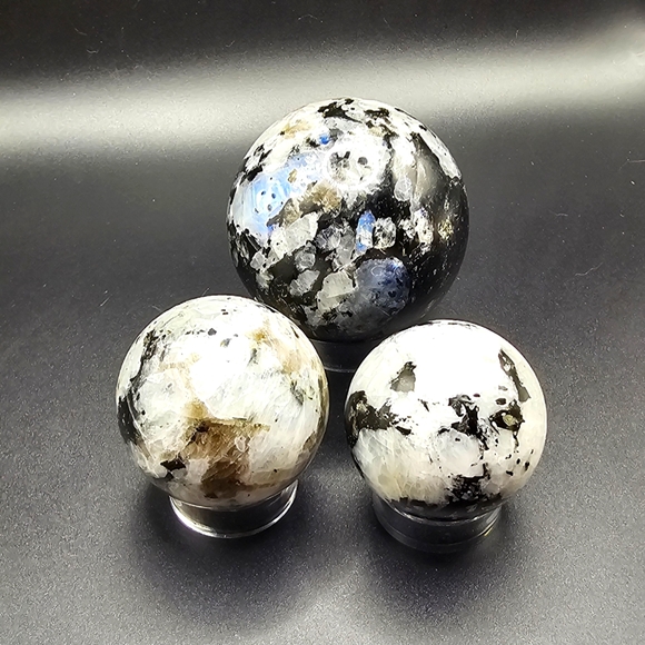 COPY - Set of 3 Moonstone Crystal Spheres - Picture 5 of 9